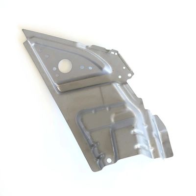 Металлические детали из алюминиевых пластин и радиаторов